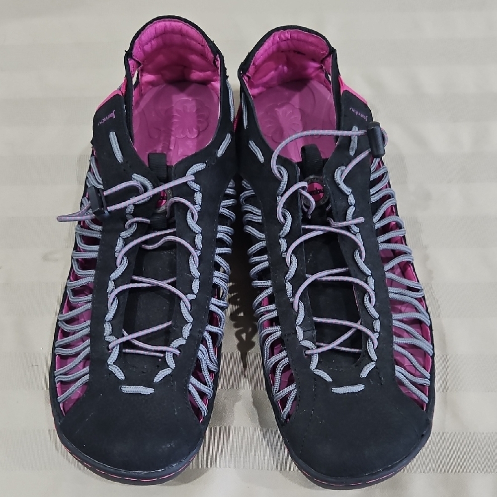 Jambu Women's Black and Pink Athletic Shoes